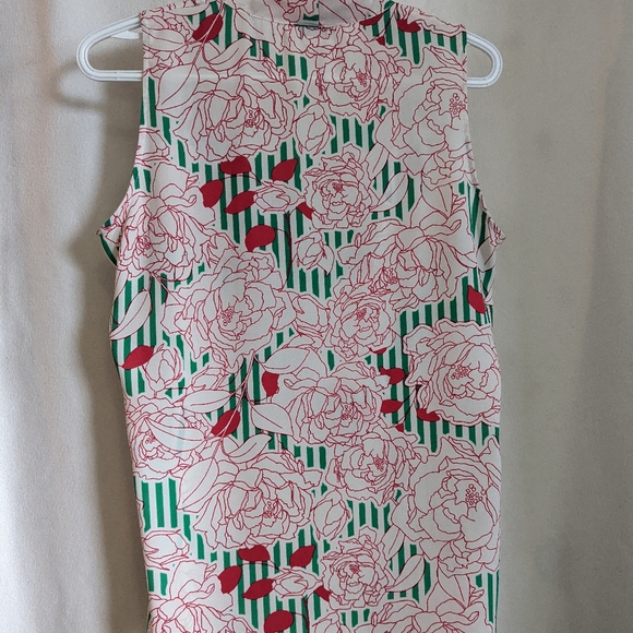 Woman's Top - Picture 2 of 4